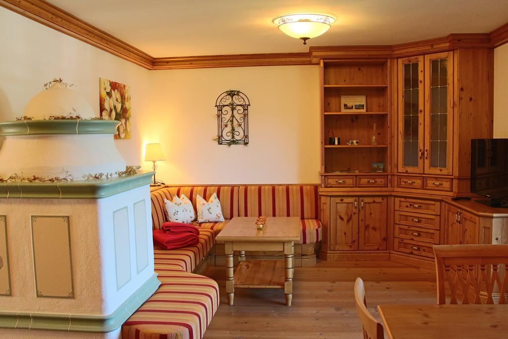 Ferienwohnung Schossleitner - Der Wohlfuehl-Ansitz Am Wolfgangsee Mit Weitblick Sankt Gilgen Room photo