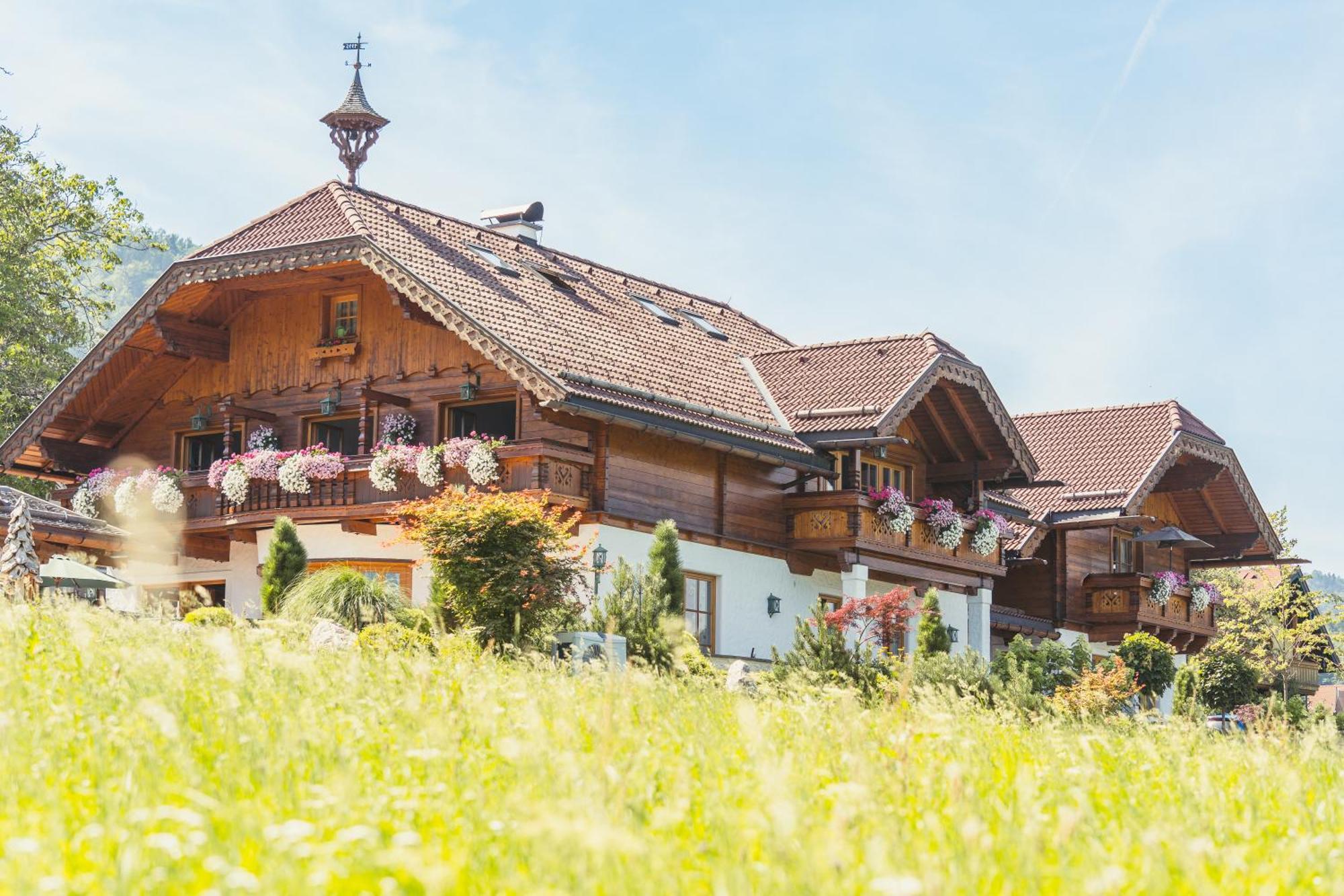 Ferienwohnung Schossleitner - Der Wohlfuehl-Ansitz Am Wolfgangsee Mit Weitblick Sankt Gilgen Exterior photo